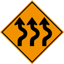 ROADSIDE DIVERSION WARNING (Three Arrows)